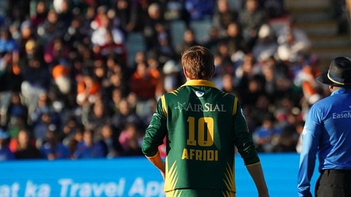 File : Shahid Afridi in action during Champions vs Pakistan Champions, World Championship of Legends semi-final.  